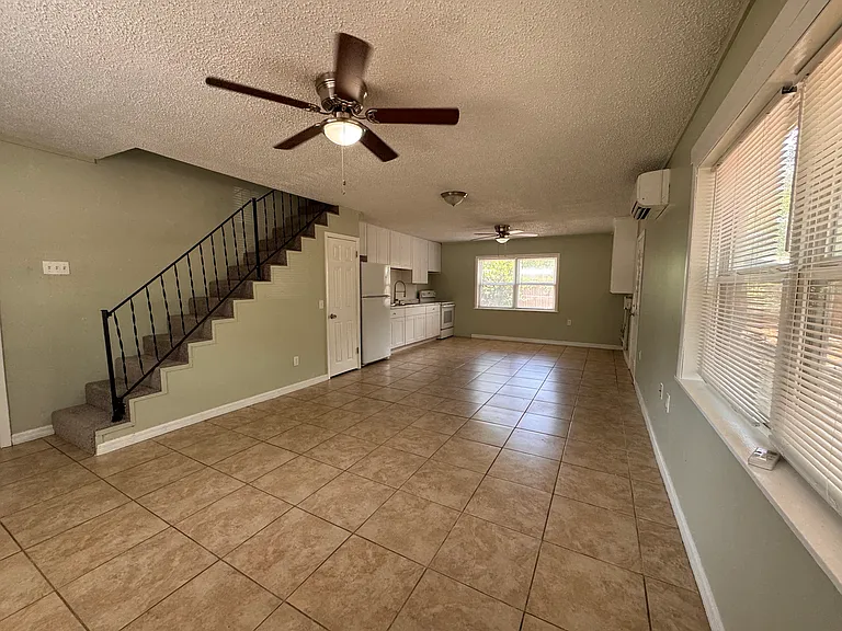 538 Orange St #538 — Photo 9