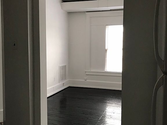 3rd image of 1522 Miami St