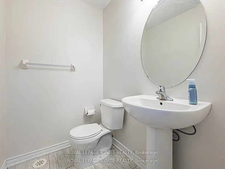 37 Aspen Hills Rd — Photo 11