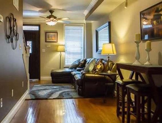 3rd image of 1203 S Highland Ave