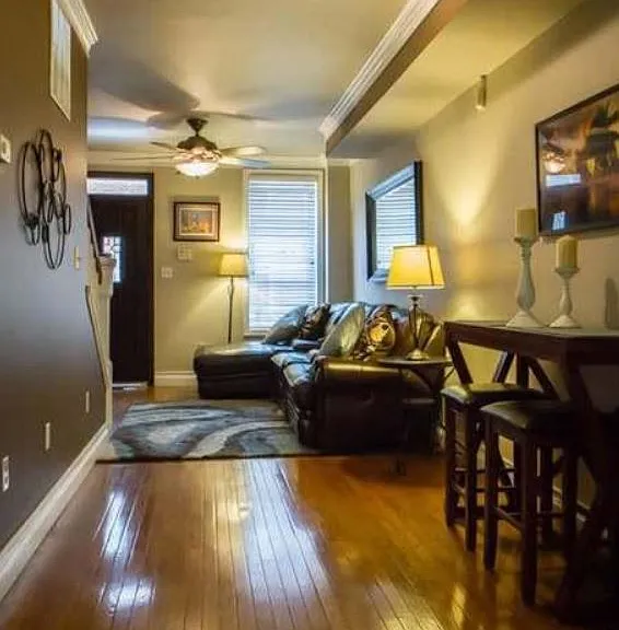 1203 S Highland Ave — Photo 3
