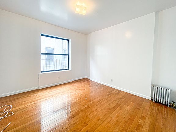 3rd image of 170 8th Ave APT 5R