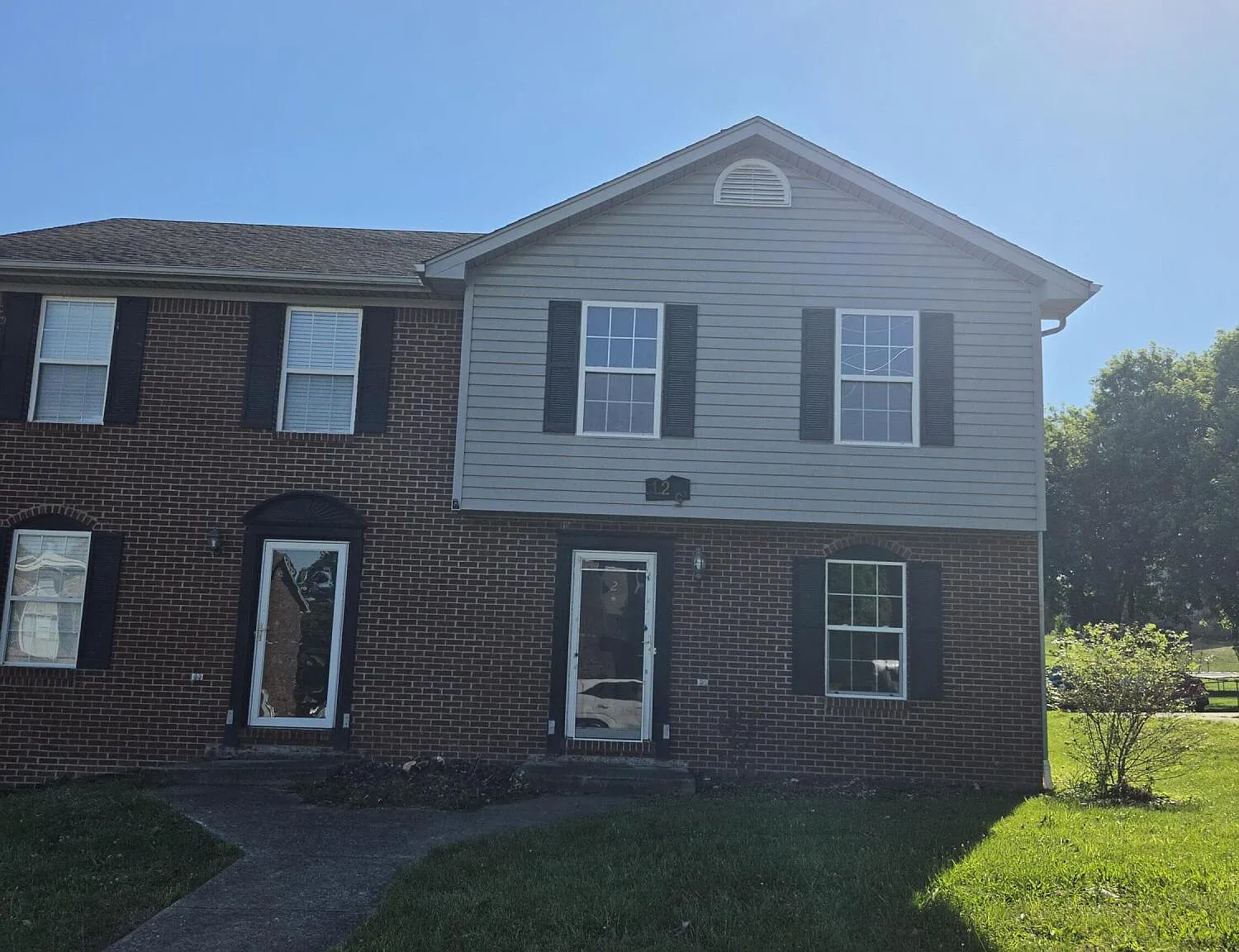 3 bed, 2.0 bath, 1386 sqft, $1,275 — Photo 1