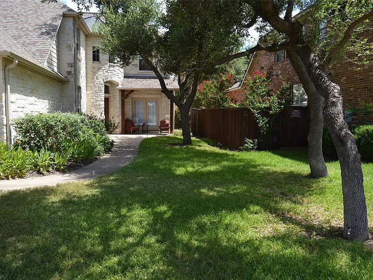 1802 Misty Ridge Dr — Photo 3