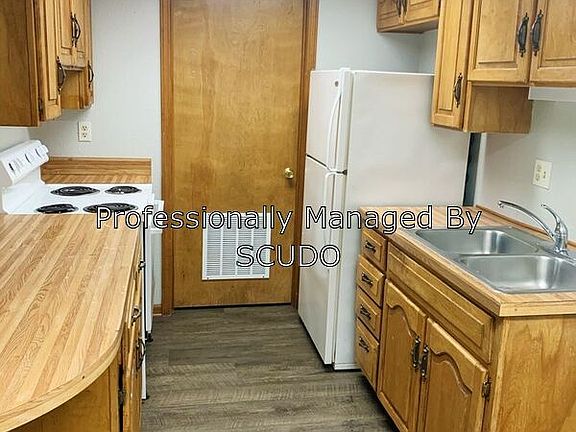 4th image of 713 NE Ball Dr APT B