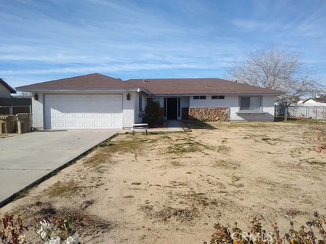 3 bed, 1624 sqft, $2,200 — Photo 2