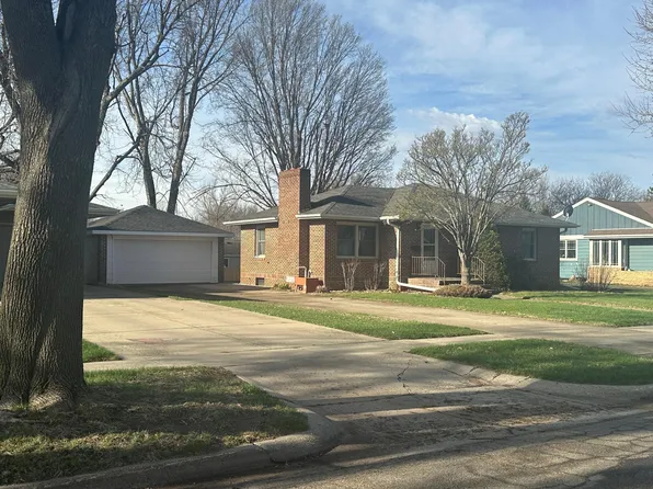 413 W Bishop St, Luverne, MN 56156