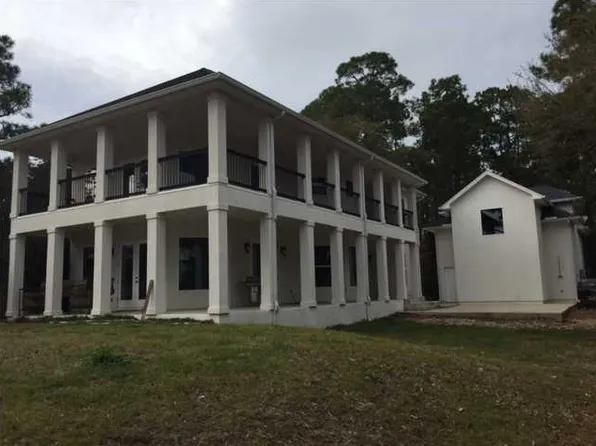 1324 10th St E, Southport, FL 32409