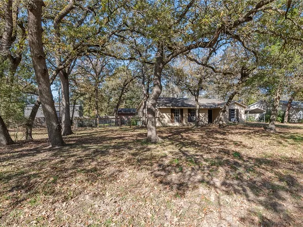 14 Catalina Ln, Hilltop Lakes, TX 77871