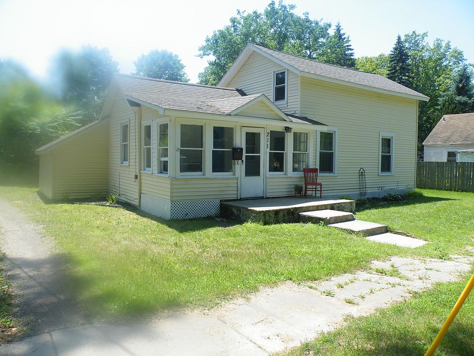 1st image of 211 E Sophia St