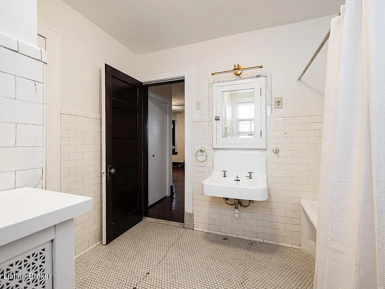 1401 E Breckinridge St #4 — Photo 9