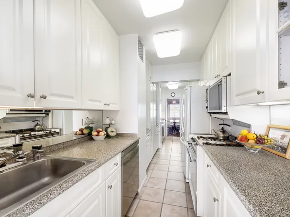 35 Park Avenue image 5 of 13