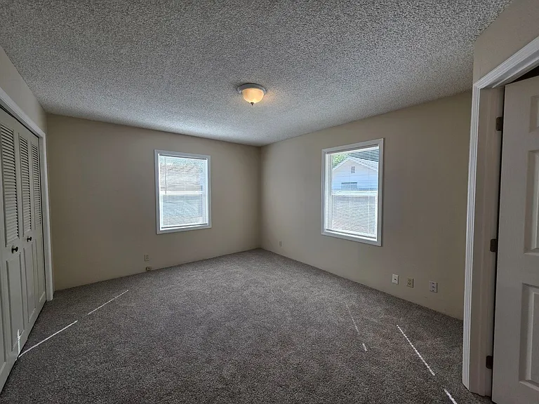 300 Federal Ln — Photo 8