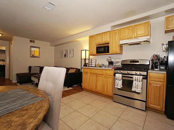 3rd image of 582 Main St #1A