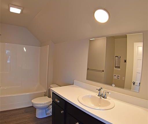 4th image of 4140 Renova Ln