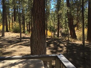 902 Raleigh Dr, Big Bear City, CA 92314
