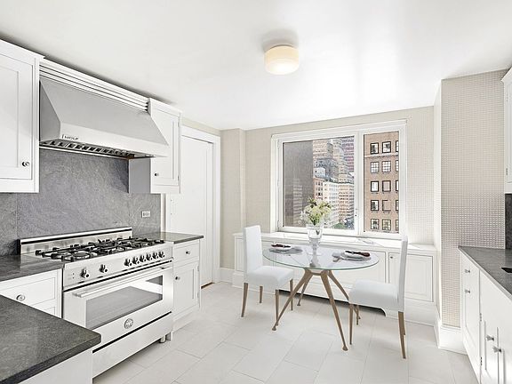 5th image of 530 Park Ave APT 14A