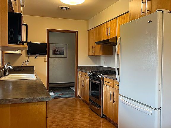 3rd image of 1307 Centennial Dr