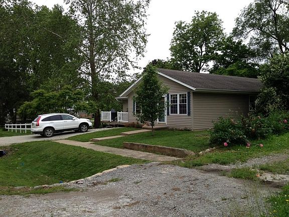 228 Hackberry St Amazonia