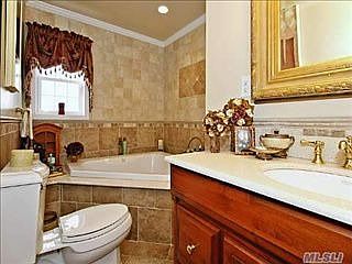 3rd image of 112 Cypress Dr