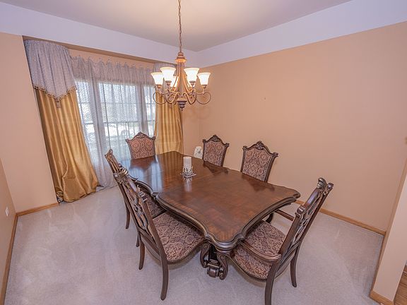 5th image of 2411 Monterey Dr