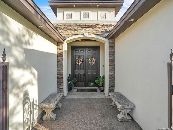 4th image of 317 Altozano Dr