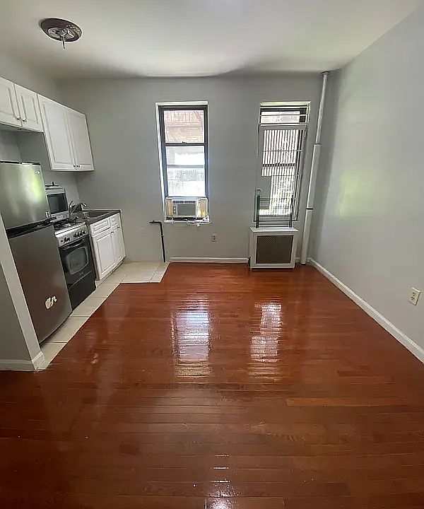 1st image of 1345 W 7th St #6