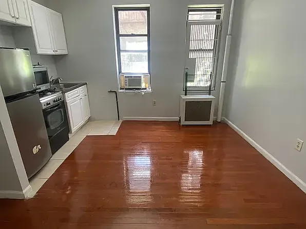 1345 West Seventh Street image 1 of 4