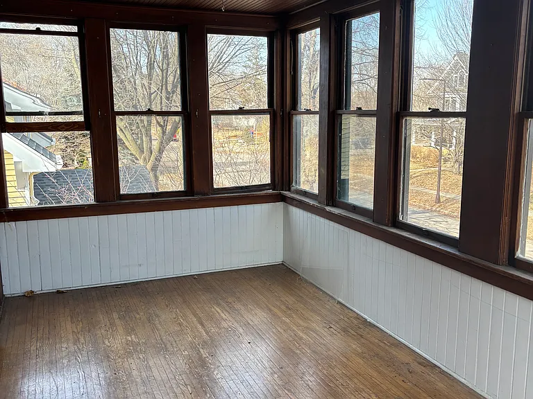 164 Isabel St W #2 — Photo 1