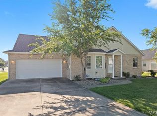 45 Chase Way, Highland, IL 62249