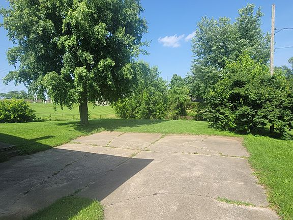 3rd image of 109 Dilcrest Dr