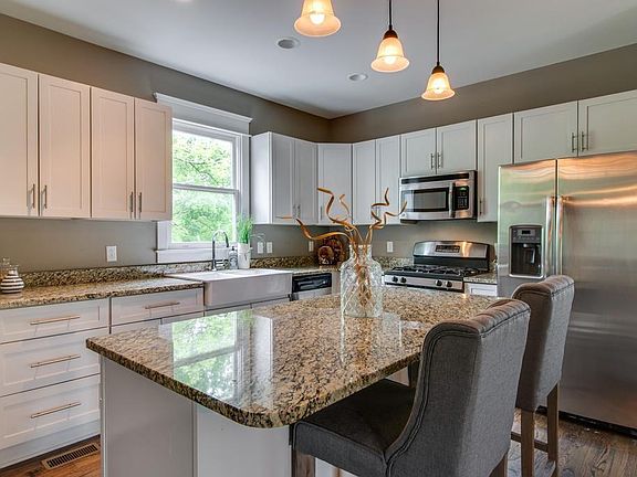 3rd image of 414 Acklen Park Dr #2