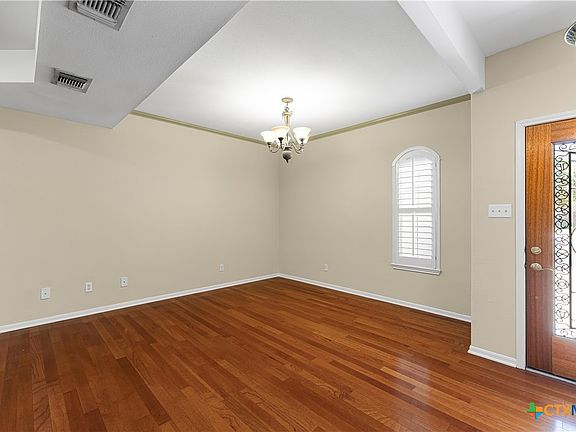 5th image of 308 Green Gable Dr