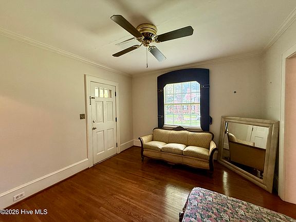 3rd image of 208 Crescent Drive