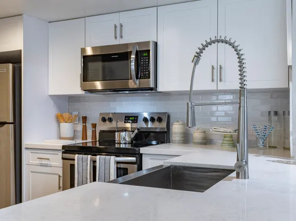 The Laurels at Jacaranda