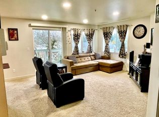 9910 NE 137th St APT A201, Kirkland, WA 98034