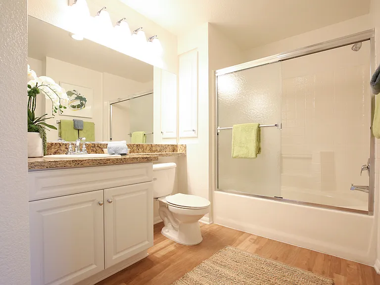Newport Bluffs Apartment Village — Photo 7