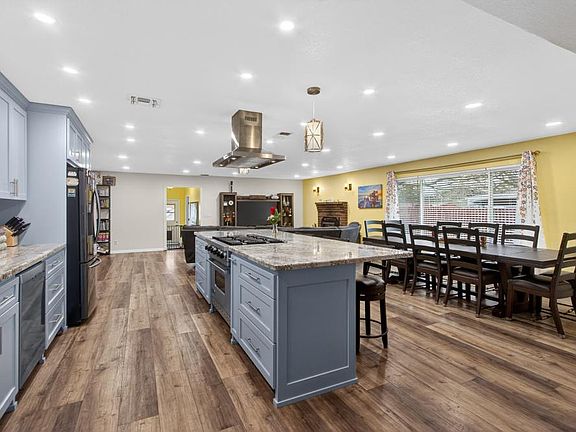 5th image of 8405 Fernando Way