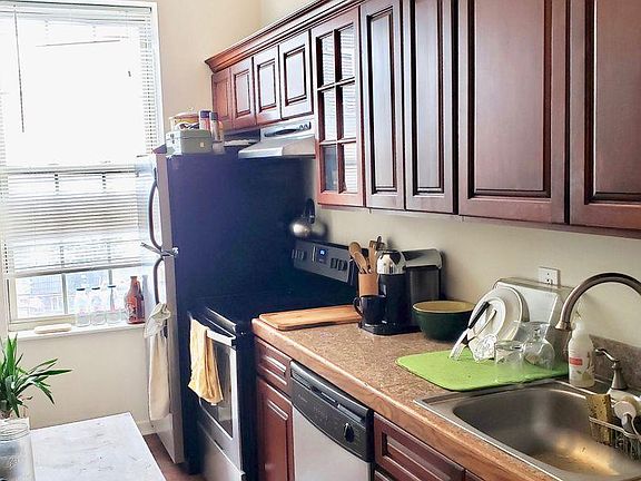3rd image of 2718 W Girard Ave #2