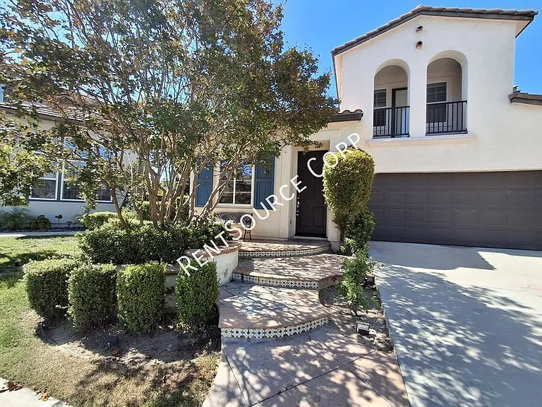 24310 Las Palmas St — Photo 2