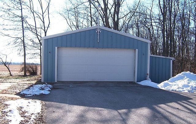 2nd image of 665 Harney Rd