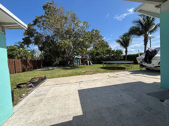 2nd image of 145 SE 9th Ave