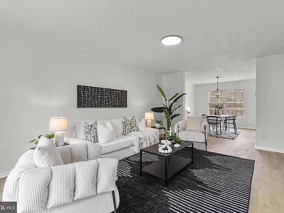 4th image of 14 Powderock Pl