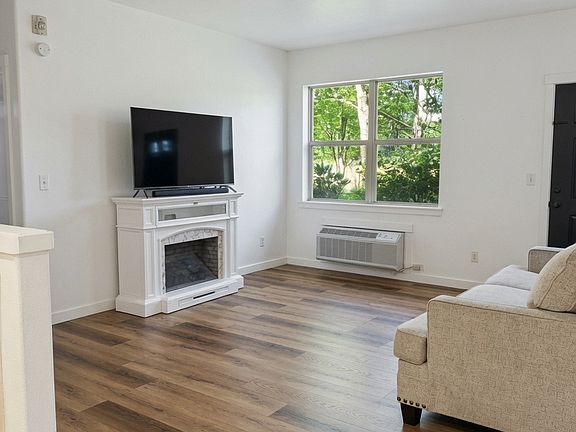 4th image of 774 NE Adwick Dr
