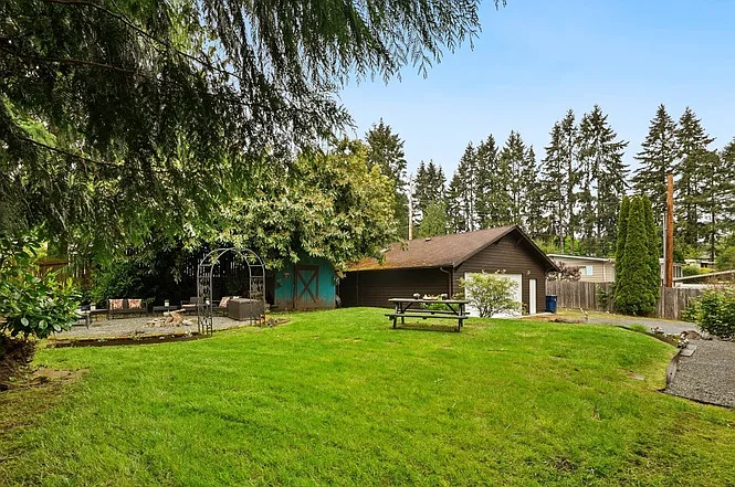 23716 Locust Way — Photo 4