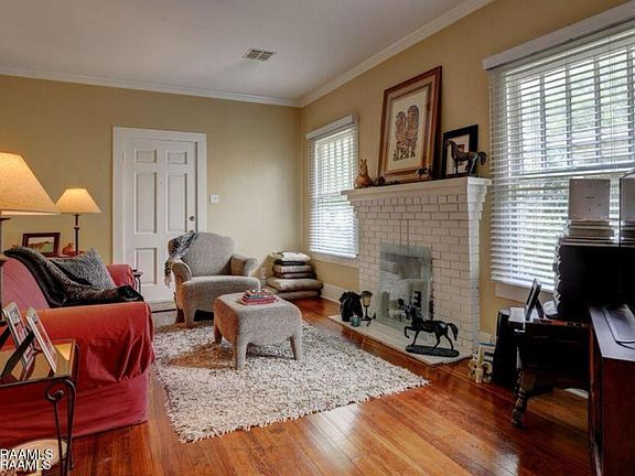 3rd image of 1015 Lee Ave