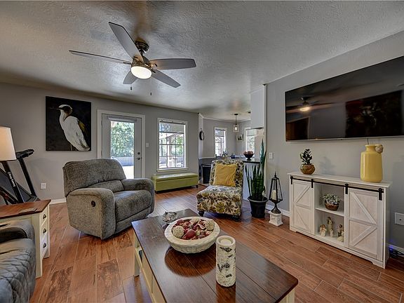 4th image of 3010 Westwood Main Dr