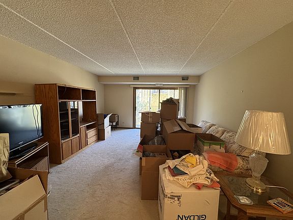 3rd image of 6433 W Belle Plaine Ave APT 302
