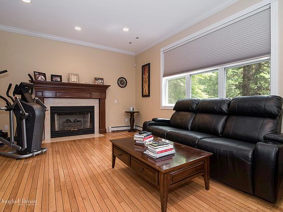 5th image of 117 Summerfield Dr