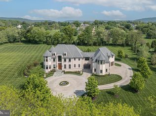 1 Vintage Farm Ln, Newtown, PA 18940